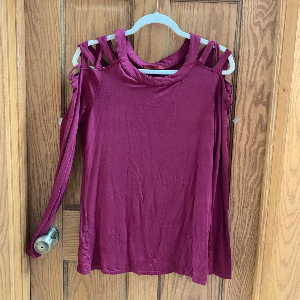 Burgundy top from Buckle